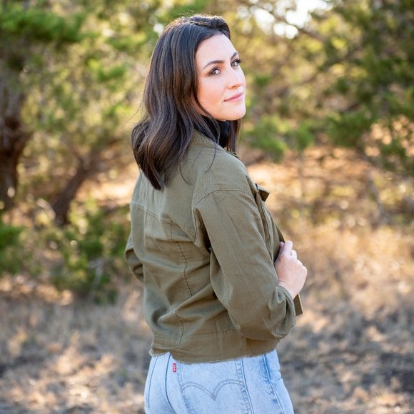 Cropped Utility Jacket - Picture 2 of 2